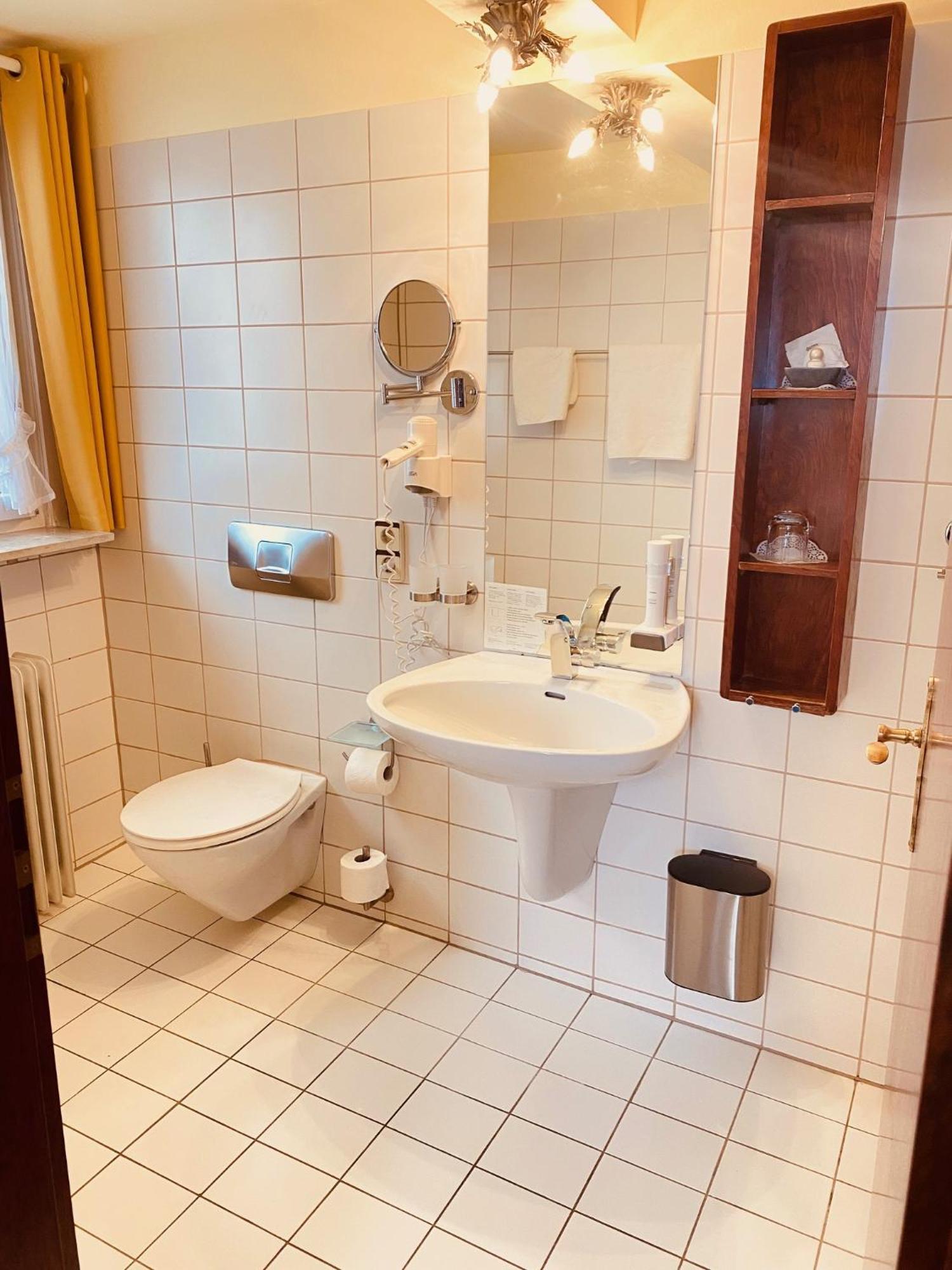 Hotel - Restaurant Traube Neuffen Eksteriør bilde